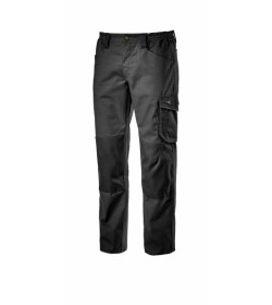 Pantalone cargo in cotone canvas elasticizzato, tasca laterale zippata con dettaglio termonastrato rosso e tasche mani zippate i